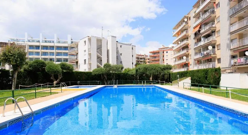 Fabra Apartment - Image 1