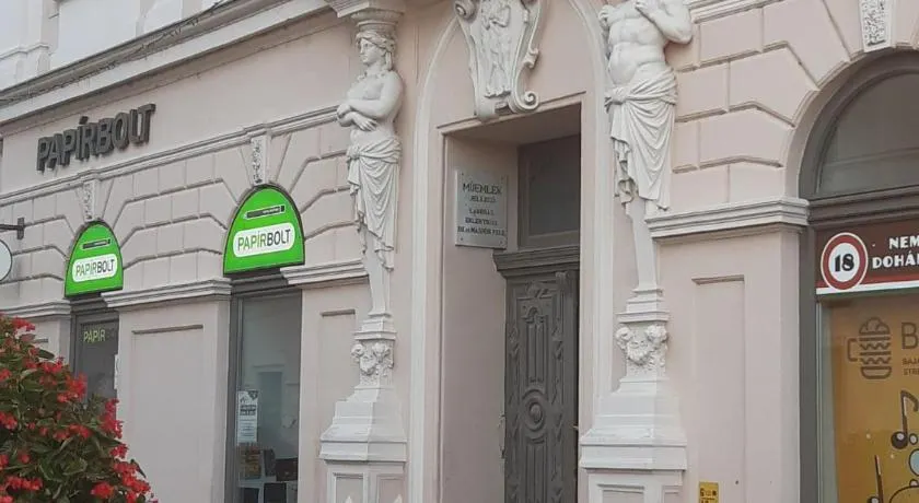 Főtér Apartman Baja - Image 1