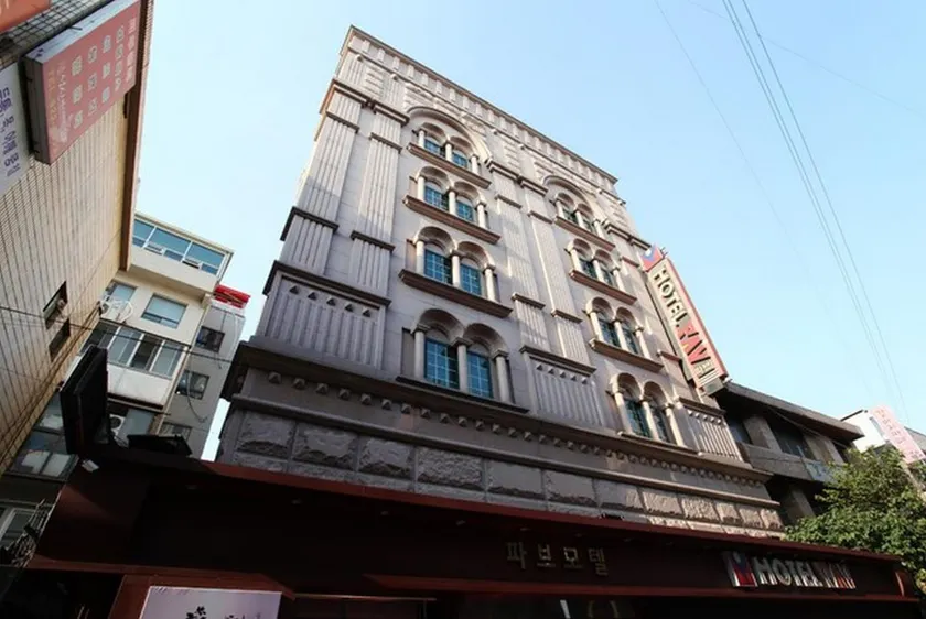 Sungshin University Station PAV - Image 1