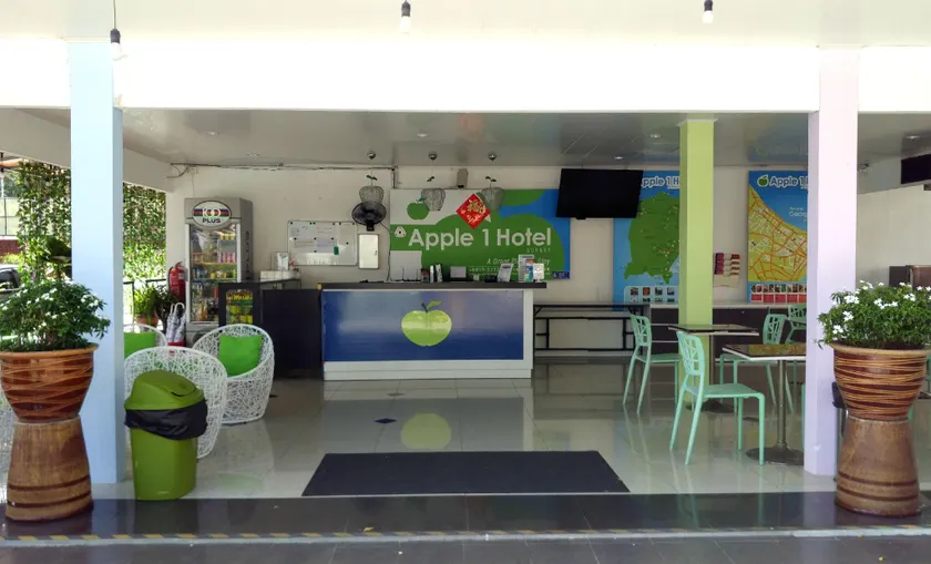 Apple 1 Hotel Gurney - Image 1