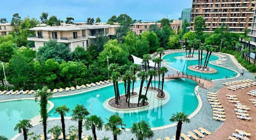 Dreamland oasis - Image 1