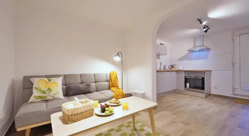 MBird Casa Limão Hideaway Cascais - Image 1