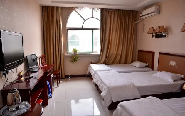 Hongqiao Hotel - Image 1