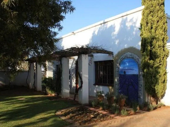 De Stallen Guest Villas & Mashie Golf Course - Image 1