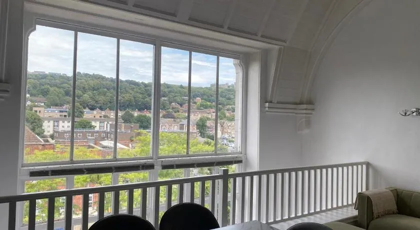 Historic Dover Stay with Stunning Castle View - Image 1
