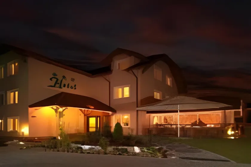 Aura - Hotel & Restaurant & Sauna - Image 1