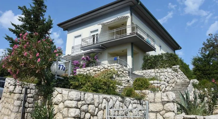 Apartments Car - Image 1