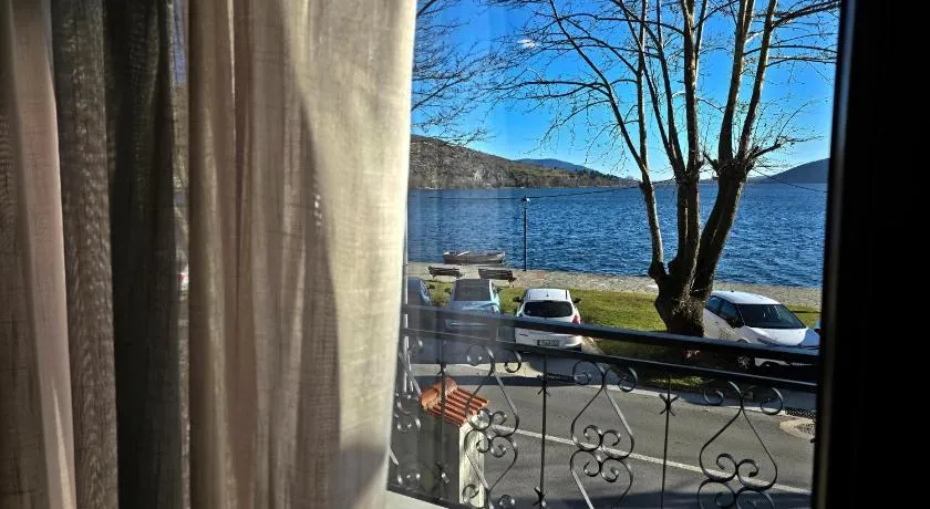 2Steps to the Lake - Image 1