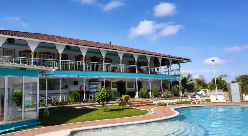 Aero Glamping Hotel Pereira - Image 1