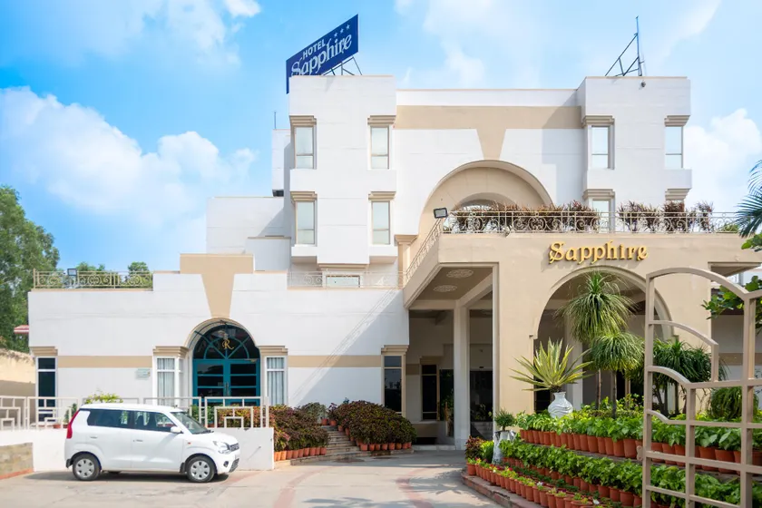 Hotel Sapphire - Image 1