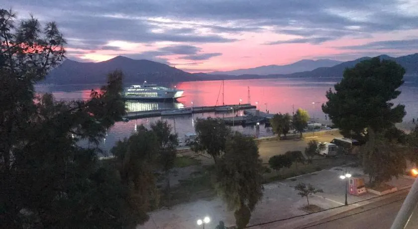 Studio Tsirigotis Sea view - Image 1