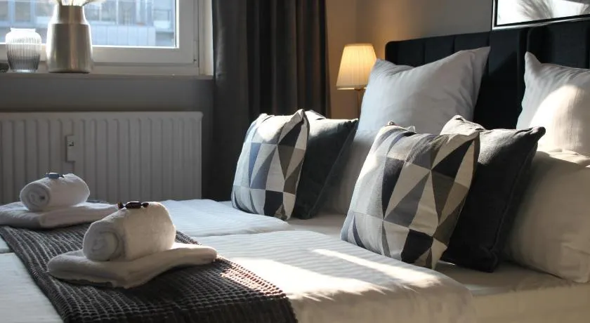 R B Apartment Hamburg Duo - perfekt für Monteure - Küchenzeile - Smart TV - Bad mit Toilette und Dusche auf dem Flur gegenüber des Zimmers zur Alleinnutzung - Image 1