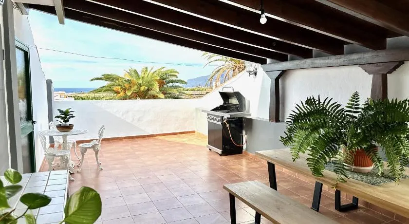 Alcalá Retreat: Ocean View & Modern Comfort - Image 1