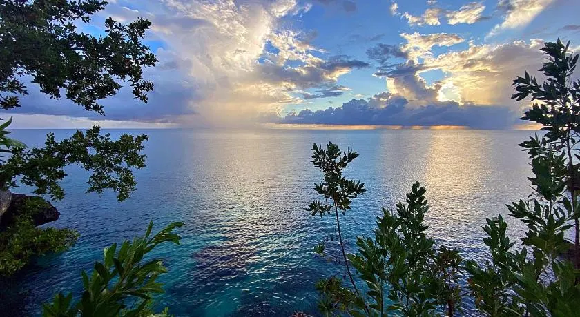 Oceanfront Condo w/ FREE Parking + High Speed Wifi - Image 1