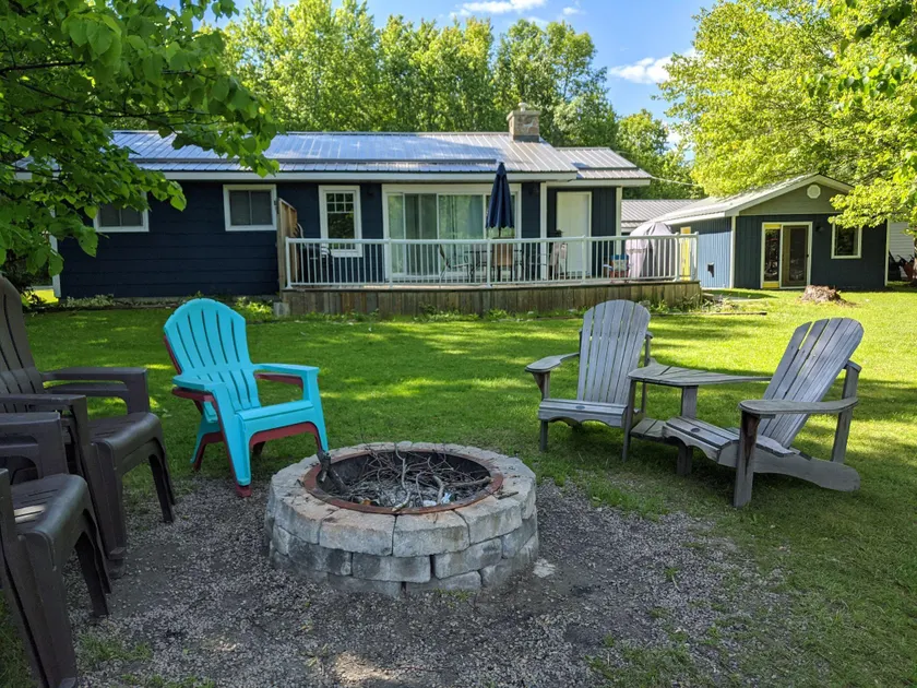 Cozy Cottage @ The River - Image 1