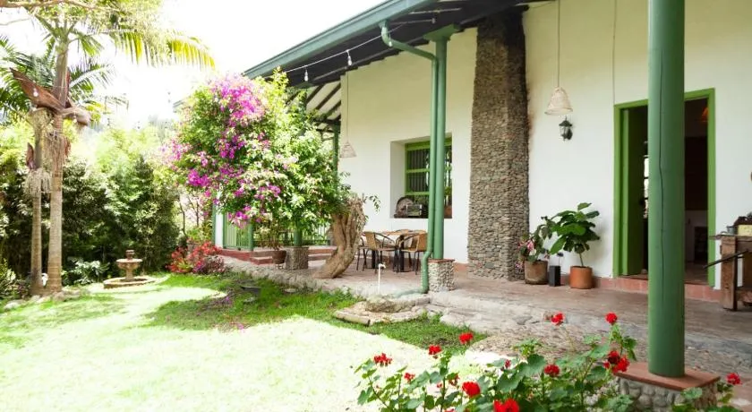 La Liebre bed and breakfast - Image 1