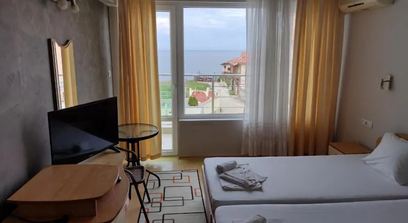 Family Hotel Coral - Image 1