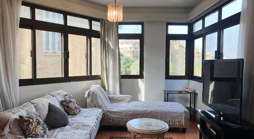 Elegant 3 Bedroom Apartment in Zamalek Sunroom, Parquet Floors, Free WiFi, Air Conditioning - Image 1