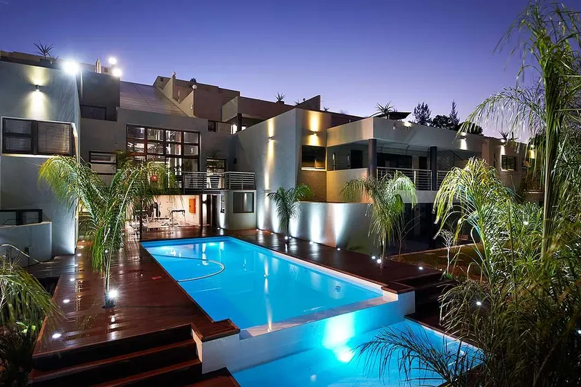 Dynasty Forest Sandown Self Catering Hotel - Image 1