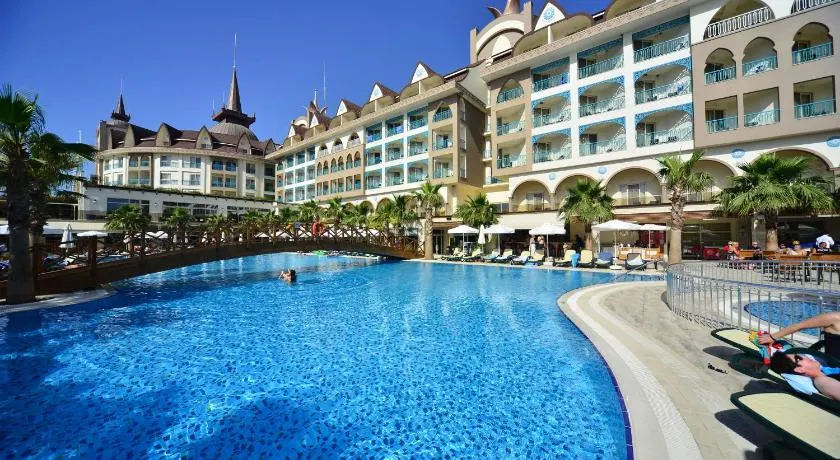 Side Crown Palace Ultra All Inclusive - Image 1