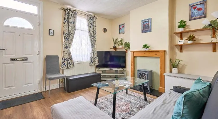 Host & Stay - Dover Retreat - Image 1