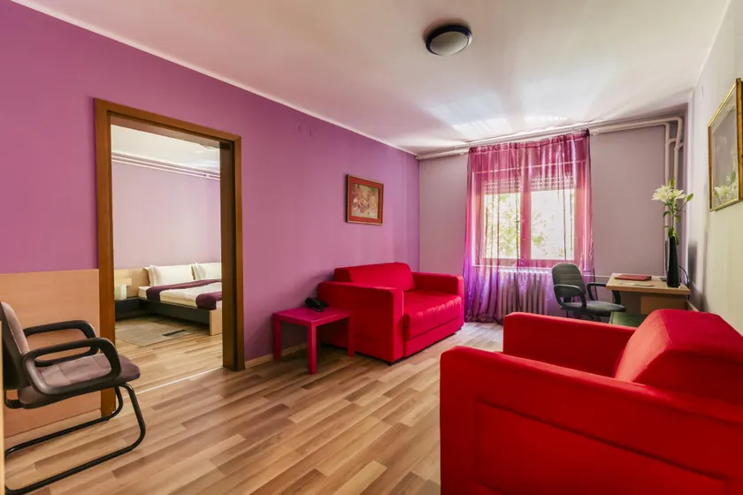 Veliki Garni Hotel - Image 1