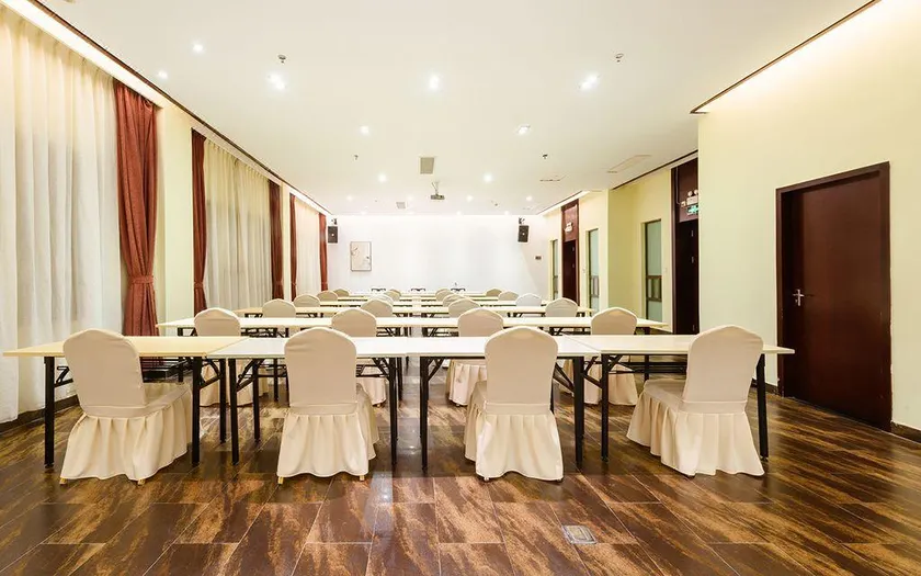 Heyuan Boutique Hotel - Image 1
