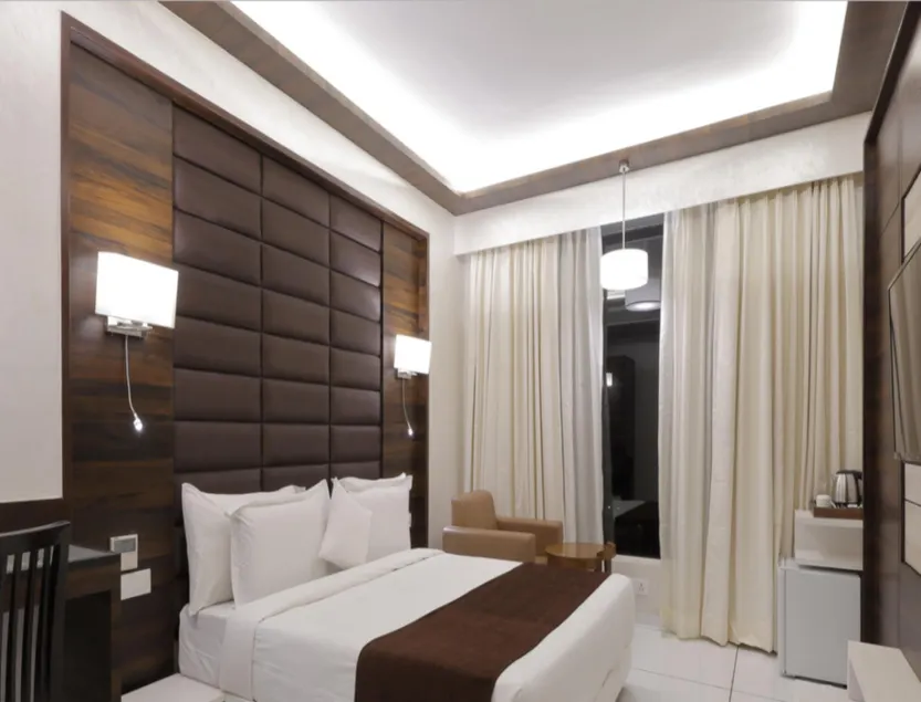 Hotel Silver Heights - Image 1