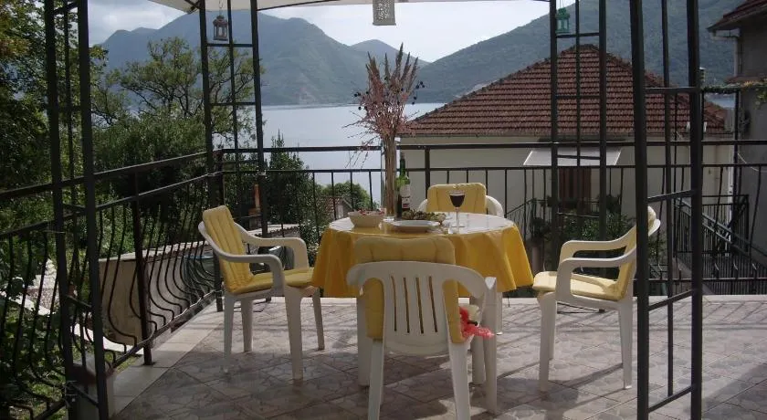 Holiday home Bokokotorski zaliv - Image 1