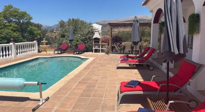 Villa in Alcaucin - Image 1