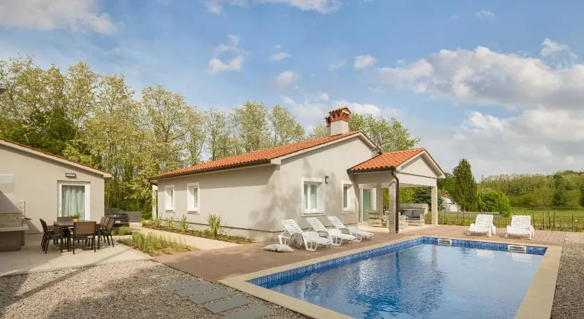 Villa Meadow - Image 1