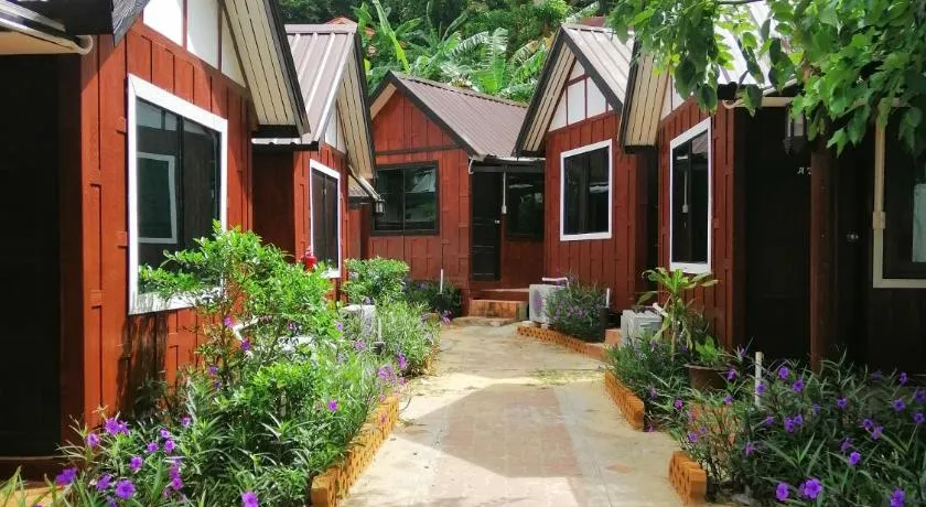 Phi Phi Long Beach Bungalow ( Had Yao) - Image 1
