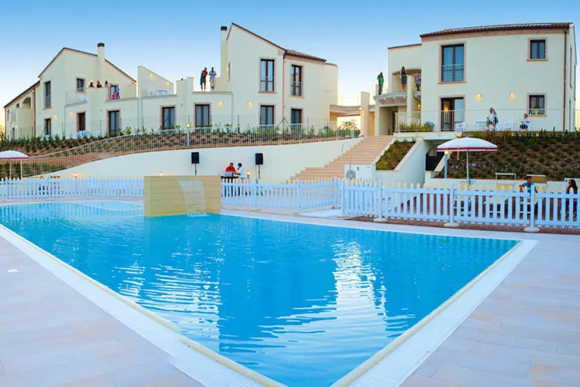 Lejlighed i Pedaso med havudsigt & pool - Image 1