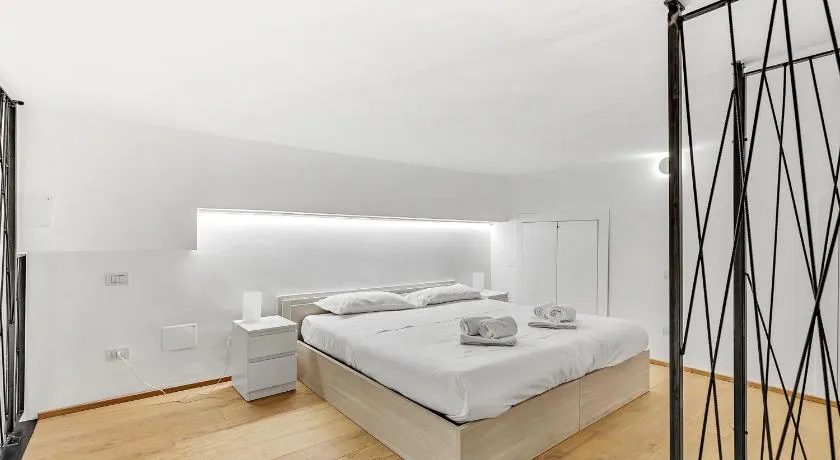 Loft Spritz nel Centro di Milano, via Sottocorno, Porta Vittoria - Image 1