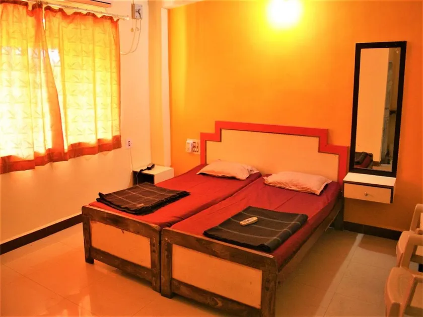 Shiv Malhar Hotel - Image 1