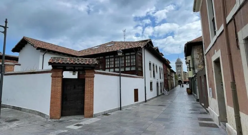 Aticos La Riba - Image 1