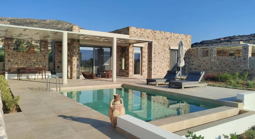 Orelia Luxury Villas - Image 1