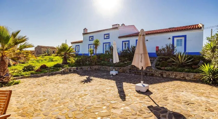 Casa Presente Guesthouse - Image 1