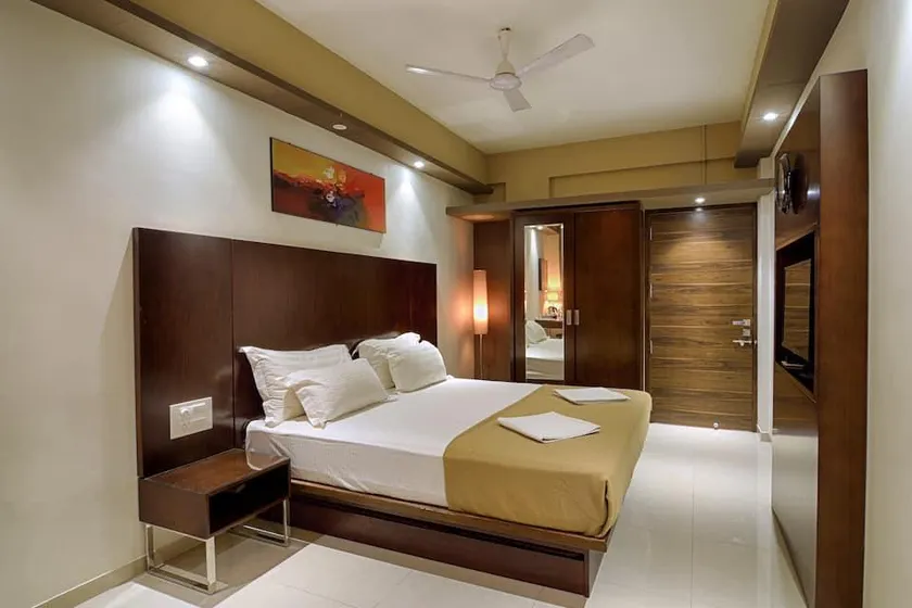 Tarkarli Niwas Nyahari - Image 1