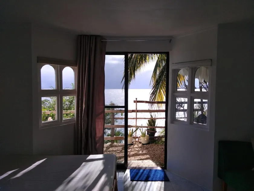 OceanBreeze Suite Room17 - Image 1