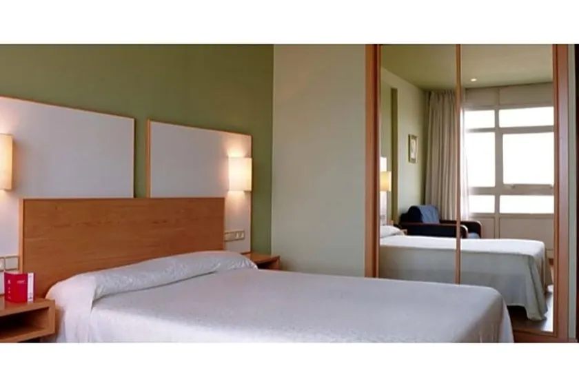 Hotel City House Rias Altas - Image 1