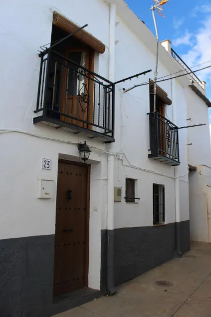 Casa grande de 3 dormitorio y chimanea - Image 1