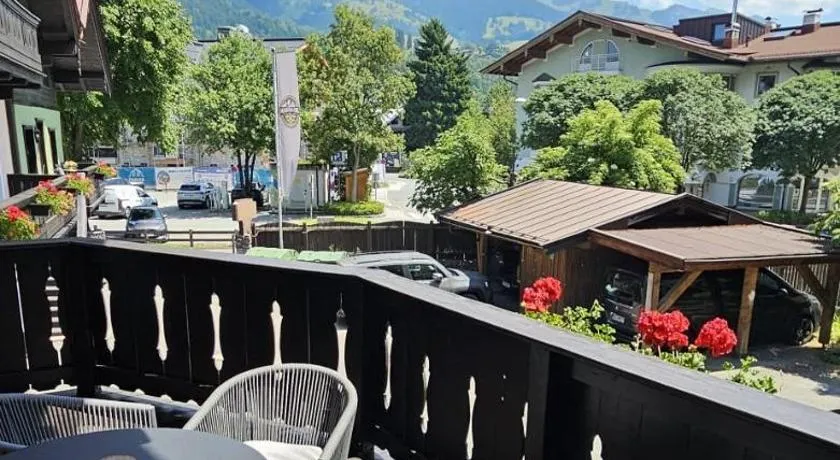 Mountain King Chalet - Image 1