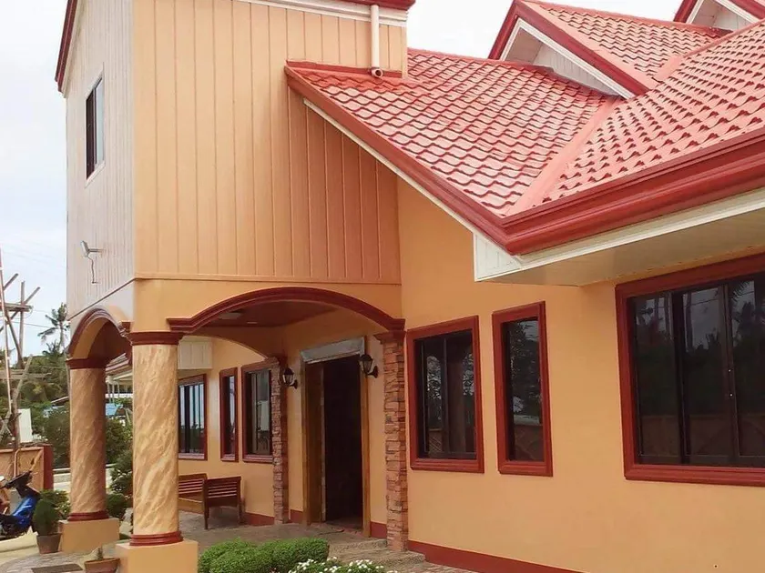 ISLA INN - Image 1