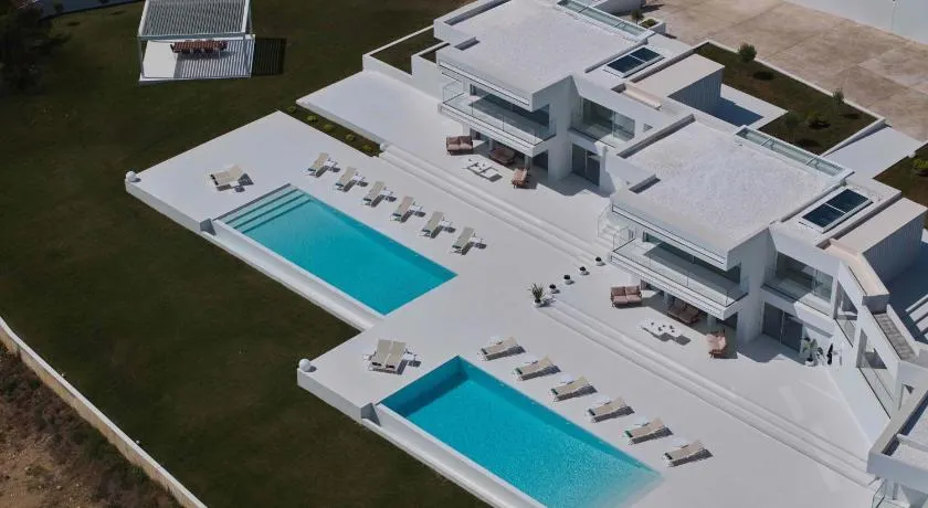 OLYN VILLAS - Image 1