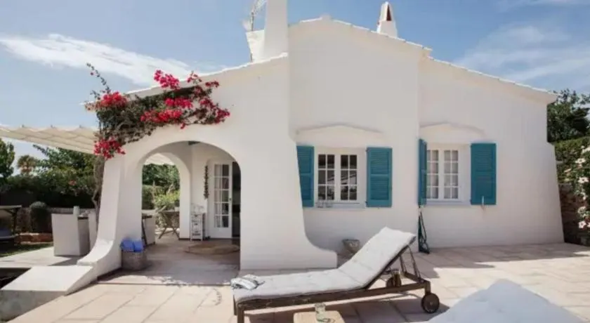 Es Chalet - Image 1