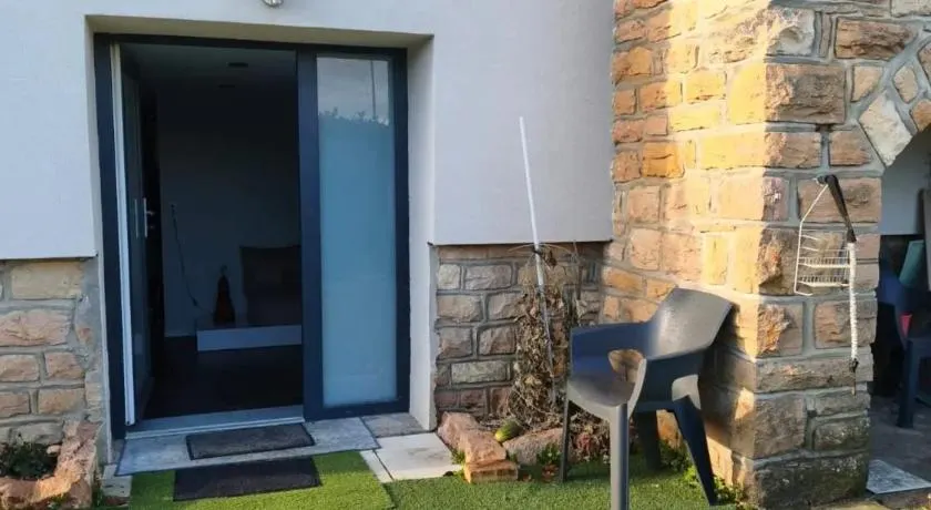 Appartement charmant à Charnay-lès-Mâcon avec jardin - Image 1