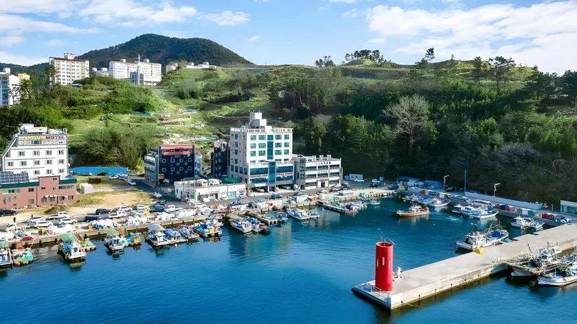 Geoje Queen Motel - Image 1