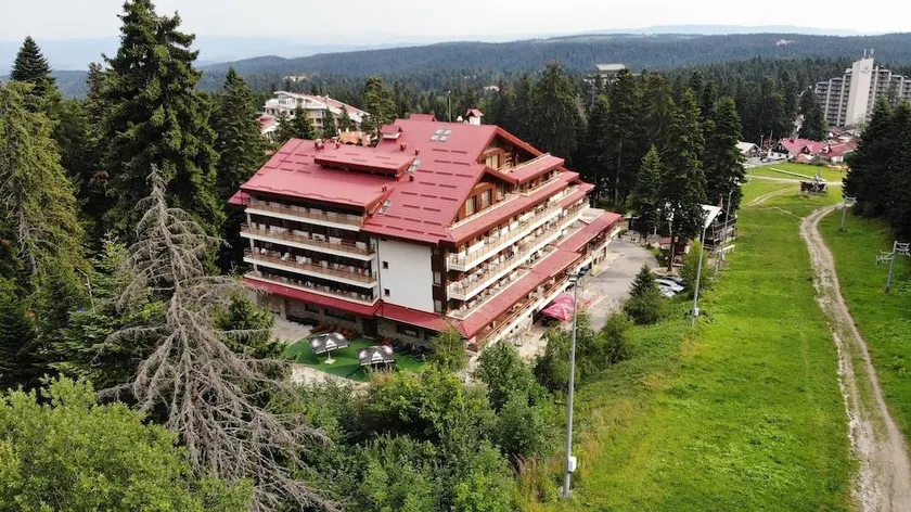 Club Hotel Yanakiev - Image 1