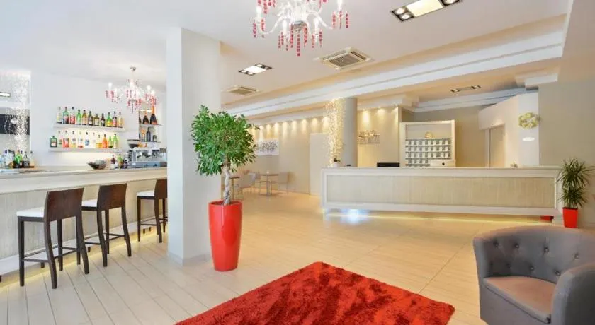 Hotel Fiamma & SPA Cesenatico - Image 1